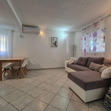 Apartment Zavala 8774B Jelsa  Exterior foto